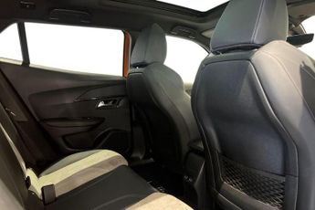 PEUGEOT E-2008 50kWh GT SUV 5dr Electric Auto (136 ps) Touchscreen, Reverse Cam