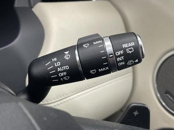 LAND ROVER RANGE ROVER EVOQUE 2.2 SD4 Dynamic SUV 5dr Diesel Auto 4WD Euro 5 (s/s) (190 ps)