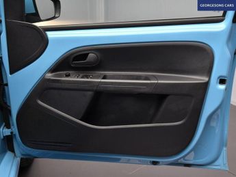 VOLKSWAGEN e-up! 36.8kWh e-up! Hatchback 5dr Electric Auto (82 ps)