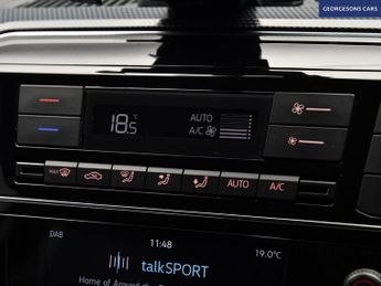 VOLKSWAGEN e-up! 36.8kWh e-up! Hatchback 5dr Electric Auto (82 ps)