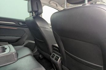 RENAULT MEGANE 1.5 dCi Signature Nav Sport Tourer 5dr Diesel EDC Euro 6 (110 ps