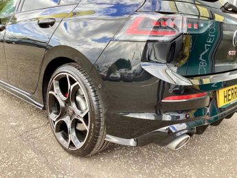 VOLKSWAGEN GOLF 2.0 TSI GTI Clubsport Hatchback 5dr Petrol DSG Euro 6 (s/s) (300
