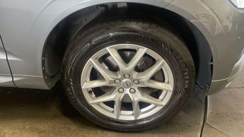 VOLVO XC60 2.0 D4 Momentum SUV 5dr Diesel Auto AWD Euro 6 (s/s) (190 ps)
