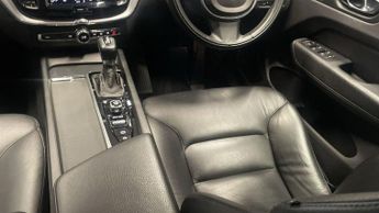 VOLVO XC60 2.0 D4 Momentum SUV 5dr Diesel Auto AWD Euro 6 (s/s) (190 ps)