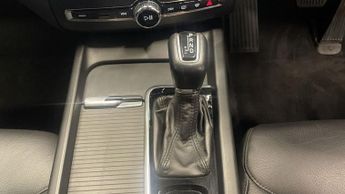 VOLVO XC60 2.0 D4 Momentum SUV 5dr Diesel Auto AWD Euro 6 (s/s) (190 ps)