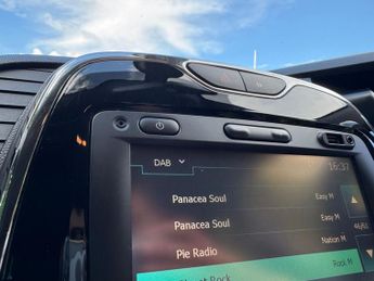 RENAULT CAPTUR 1.5 dCi ENERGY Dynamique Nav SUV 5dr Diesel Auto Euro 6 (s/s) (9