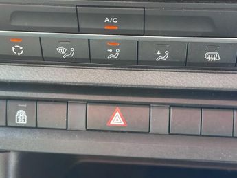 VAUXHALL VIVARO 2.0 Turbo D 3100 Elite Crew Van Double Cab 5dr Diesel Auto L2 H1