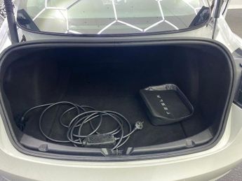 TESLA Model 3 (Dual Motor) Long Range Saloon 4dr Electric Auto 4WDE (346 ps)