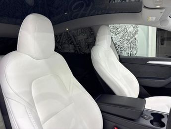 TESLA MODEL Y (Dual Motor) Long Range SUV 5dr Electric Auto 4WDE (384 bhp)