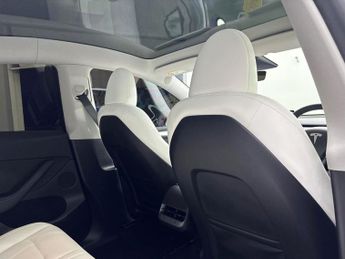 TESLA MODEL Y (Dual Motor) Long Range SUV 5dr Electric Auto 4WDE (384 bhp)