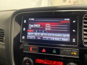 MITSUBISHI OUTLANDER 2.4h TwinMotor 13.8kWh 5hs SUV 5dr Petrol Plug-in Hybrid CVT 4WD