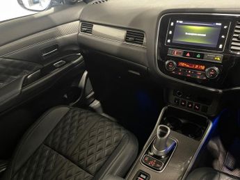 MITSUBISHI OUTLANDER 2.4h TwinMotor 13.8kWh 5hs SUV 5dr Petrol Plug-in Hybrid CVT 4WD