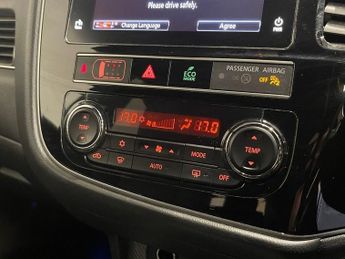 MITSUBISHI OUTLANDER 2.4h TwinMotor 13.8kWh 5hs SUV 5dr Petrol Plug-in Hybrid CVT 4WD