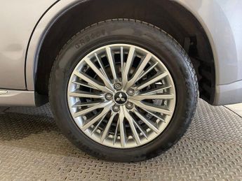 MITSUBISHI OUTLANDER 2.4h TwinMotor 13.8kWh 5hs SUV 5dr Petrol Plug-in Hybrid CVT 4WD