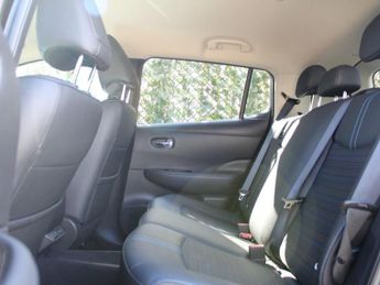 NISSAN LEAF 39kWh N-Connecta Hatchback 5dr Electric Auto (150 ps)