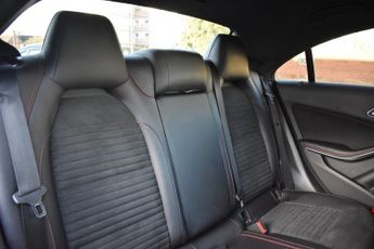 MERCEDES-BENZ CLA 2.1 CLA220d AMG Line Coupe Diesel 7G-DCT (177ps)