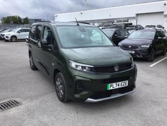 VAUXHALL Combo Life Electric 52kWh Ultimate XL MPV 5dr Electric Auto (7.4kW Charger) (136 ps)
