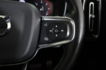 VOLVO XC40 2.0 D3 R-Design Auto Euro 6 (s/s) 5dr