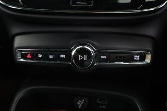 VOLVO XC40 2.0 D3 R-Design Auto Euro 6 (s/s) 5dr