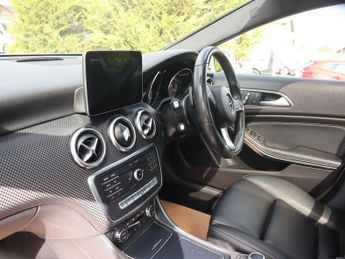 MERCEDES-BENZ A-CLASS 2.1 A200d Sport (Premium Plus) Hatchback 5dr Diesel 7G-DCT Euro 