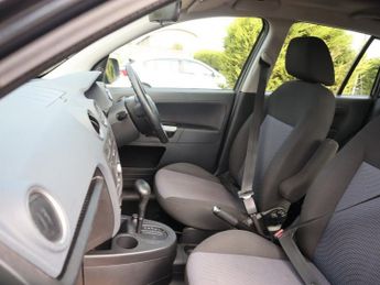 FORD FUSION 1.6 Zetec Hatchback 5dr Petrol Automatic (179 g/km, 99 bhp)