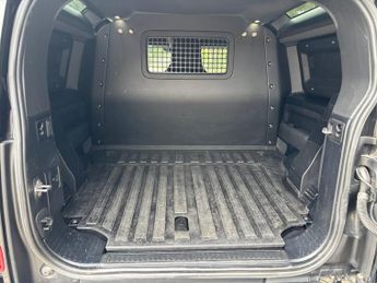 LAND ROVER DEFENDER 3.0 D200 MHEV Hard Top SUV 3dr Diesel Auto 4WD SWB Euro 6 (s/s) 