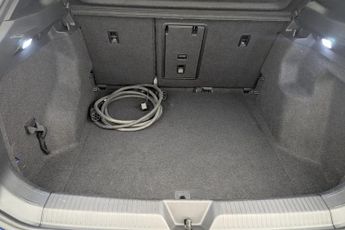 VOLKSWAGEN ID.4 Pro Performance 77kWh 1ST Edition SUV 5dr Electric Auto (204 ps)