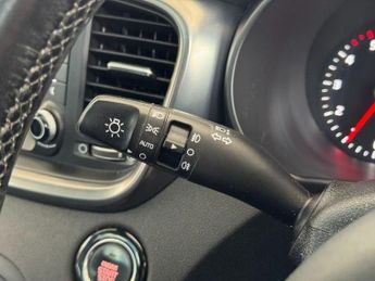 KIA SORENTO 2.2 CRDi KX-3 SUV 5dr Diesel Auto AWD Euro 6 (197 bhp)