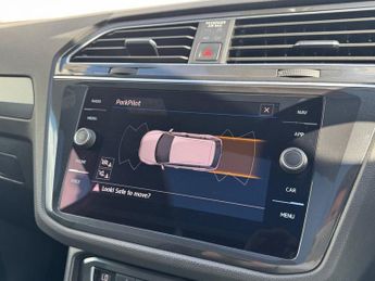 VOLKSWAGEN TIGUAN 2.0 TDI R-Line SUV 5dr Diesel DSG 4Motion Euro 6 (s/s) (150 ps)