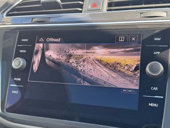 VOLKSWAGEN TIGUAN 2.0 TDI R-Line SUV 5dr Diesel DSG 4Motion Euro 6 (s/s) (150 ps)