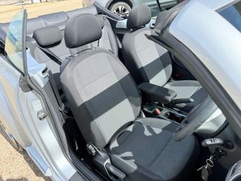 VOLKSWAGEN BEETLE 2.0 TDI Design Cabriolet 2dr Diesel DSG Euro 5 (140 ps)