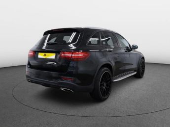 MERCEDES-BENZ GLC 2.0 GLC250 AMG Line (Premium) SUV 5dr Petrol G-Tronic+ 4MATIC Eu