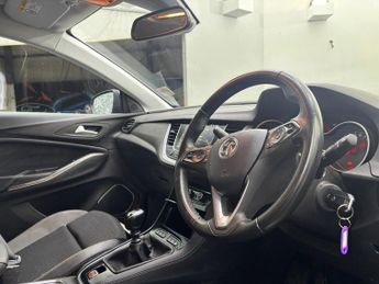 VAUXHALL GRANDLAND X 1.2 Turbo SRi Nav SUV 5dr Petrol Manual Euro 6 (s/s) (130 ps)