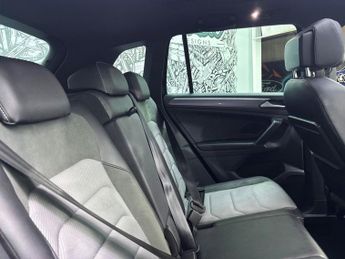VOLKSWAGEN TIGUAN 2.0 TDI R-Line Tech SUV 5dr Diesel DSG 4Motion Euro 6 (s/s) (150