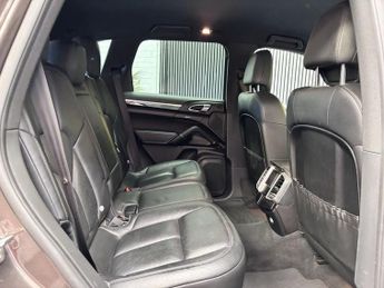 PORSCHE CAYENNE 3.0 V6 E-Hybrid S SUV 5dr Petrol Plug-in Hybrid TiptronicS 4WD E