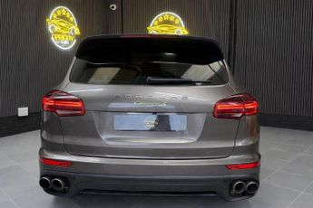 PORSCHE CAYENNE 3.0 V6 E-Hybrid S SUV 5dr Petrol Plug-in Hybrid TiptronicS 4WD E