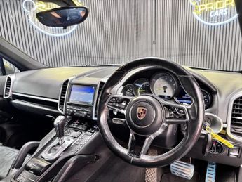 PORSCHE CAYENNE 3.0 V6 E-Hybrid S SUV 5dr Petrol Plug-in Hybrid TiptronicS 4WD E