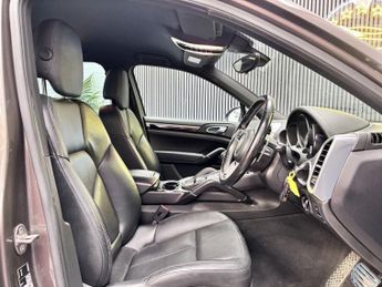 PORSCHE CAYENNE 3.0 V6 E-Hybrid S SUV 5dr Petrol Plug-in Hybrid TiptronicS 4WD E