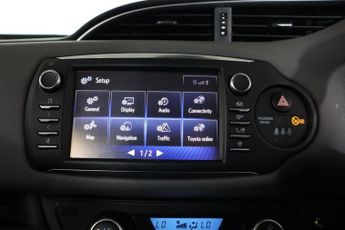 TOYOTA YARIS 1.5 VVT-h Icon Tech E-CVT Euro 6 (s/s) 5dr