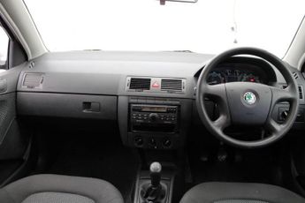 SKODA FABIA 1.2 HTP 12V Ambiente Hatchback 5dr Petrol Manual (140 g/km, 64 b