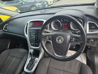 VAUXHALL ASTRA 1.6 16v SRi Hatchback 5dr Petrol Auto Euro 5 (115 ps)