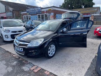 Vauxhall Astra 1.8i 16v Design Hatchback 5dr Petrol Automatic (184 g/km, 138 bh