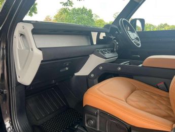 LAND ROVER DEFENDER 3.0 Defender Hard Top D MHEV Auto 4WD 5dr