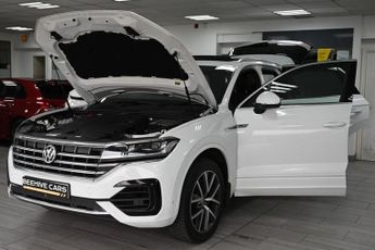 VOLKSWAGEN TOUAREG 3.0 TDI V6 R-Line SUV 5dr Diesel Tiptronic 4Motion Euro 6 (s/s) 