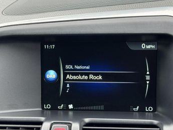 VOLVO XC60 2.4 D4 R-Design Lux Nav SUV 5dr Diesel Auto AWD Euro 6 (s/s) (19