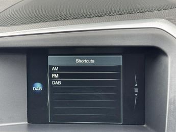 VOLVO XC60 2.4 D4 R-Design Lux Nav SUV 5dr Diesel Auto AWD Euro 6 (s/s) (19