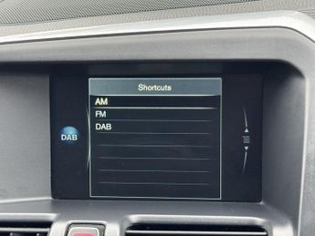 VOLVO XC60 2.4 D4 R-Design Lux Nav SUV 5dr Diesel Auto AWD Euro 6 (s/s) (19
