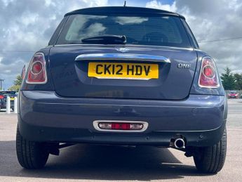MINI HATCH 1.6 One Hatchback 3dr Petrol Steptronic Euro 5 (98 ps)