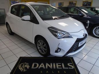Toyota Yaris 1.5 VVT-i Icon Tech Hatchback 5dr Petrol CVT Euro 6 (111 ps)