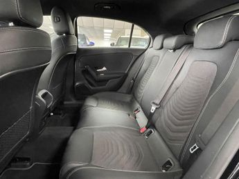 MERCEDES-BENZ A-CLASS 2.0 A180d SE Hatchback 5dr Diesel Manual Euro 6 (s/s) (116 ps)